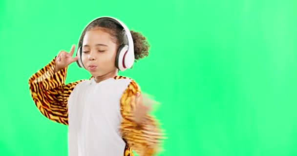 Crianças Música Uma Menina Dançando Fundo Tela Verde Áudio Streaming — Vídeo de Stock