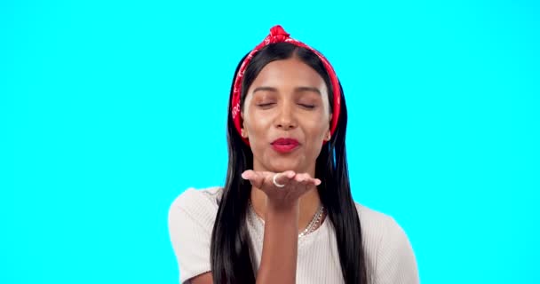 Baiser Femme Visage Souffle Avec Rouge Lèvres Pour Amour Compassion — Video