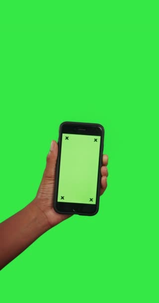 Χέρια Τηλέφωνο Και Mockup Πράσινη Οθόνη Δείκτες Εντοπισμού Για Διαφήμιση — Αρχείο Βίντεο