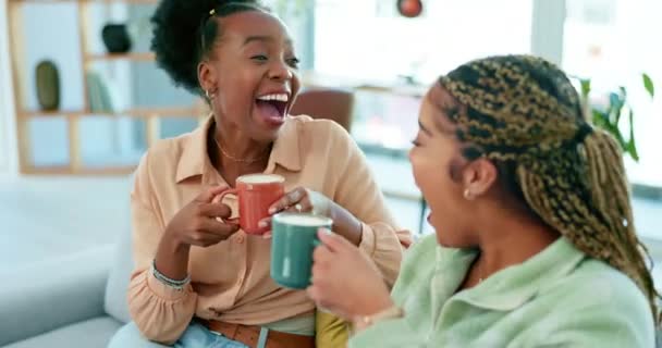 Caffè Allegria Amici Divano Parlare Legare Condividere Conversazioni Nella Loro — Video Stock