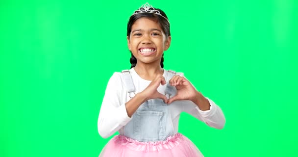 Καρδιά Πράσινη Οθόνη Και Χειρονομία Αγάπης Από Παιδί Ενθουσιασμένοι Χαμόγελο — Αρχείο Βίντεο