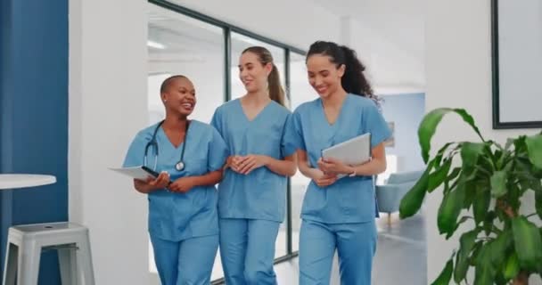 Talking Nurses Walking Documents Hospital Teamwork Diversity Collaboration Surgery Clinic — Stock Video