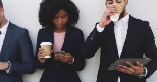 Diverse Business Team Waiting Reading Phones Social Media Group Corporate — Vídeos de Stock