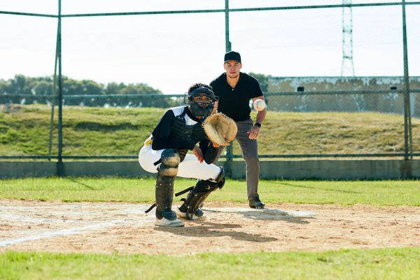 Fogáshoz Ért Legjobban Teljes Hosszúságú Felvétel Egy Fiatal Baseball Játékosról — Stock Fotó