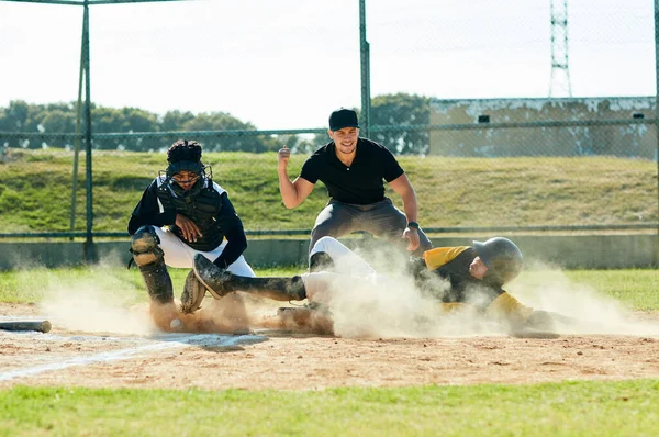 Scivolare Nella Base Suo Forte Foto Completa Giovane Giocatore Baseball — Foto Stock