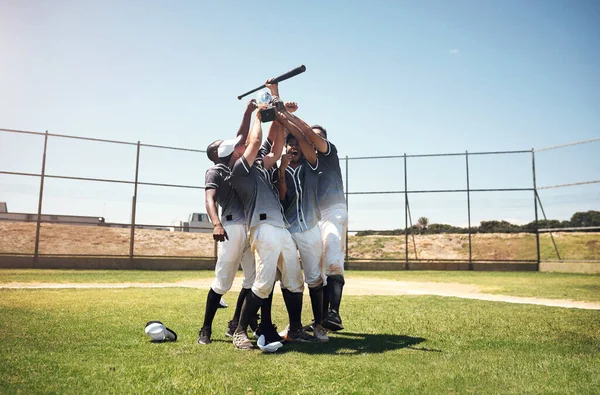 Meglátjuk Történik Csapatként Játszol Egy Csapat Fiatal Baseball Játékos Ünnepel — Stock Fotó