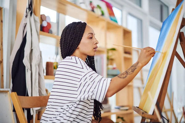 Words Fail Colors Strokes Convey Beautiful Young Woman Painting Art — Stock Photo, Image