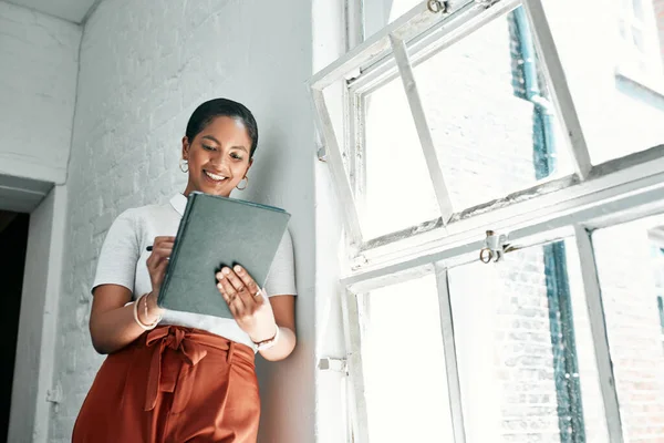 Found Just What Need Young Businesswoman Using Digital Tablet Office — Stock Photo, Image