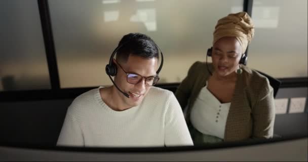 Call Center Training Man Coaching Black Woman Coworker Customer Service — Video Stock