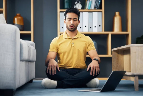Meditasyon Dizüstü Bilgisayar Evinde Akıl Sağlığı Sağlık Veya Zen Için — Stok fotoğraf