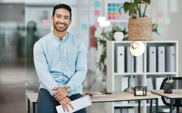 Profesional Sonrisa Retrato Hombre Asiático Oficina Para Startup Confianza Orgullo —  Fotos de Stock