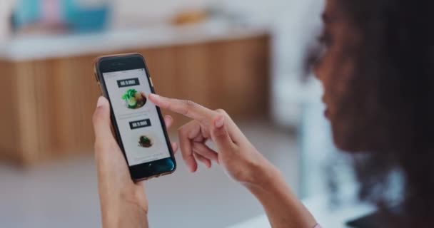 Smartphone Donáška Jídla Aplikace Ženskýma Rukama Možnost Oběda Commerce Nakupování — Stock video