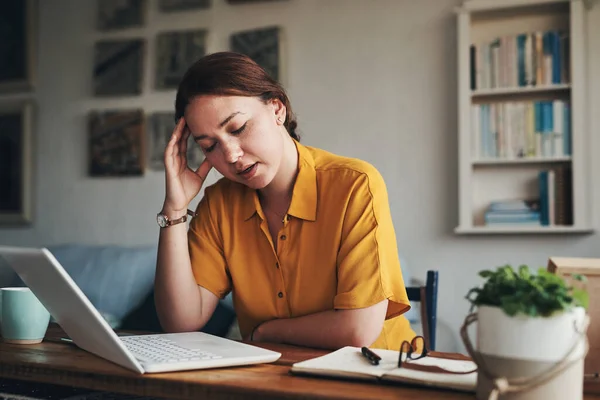Praca Domu Nie Pracuje Dla Mnie Młoda Kobieta Doświadcza Stresu — Zdjęcie stockowe
