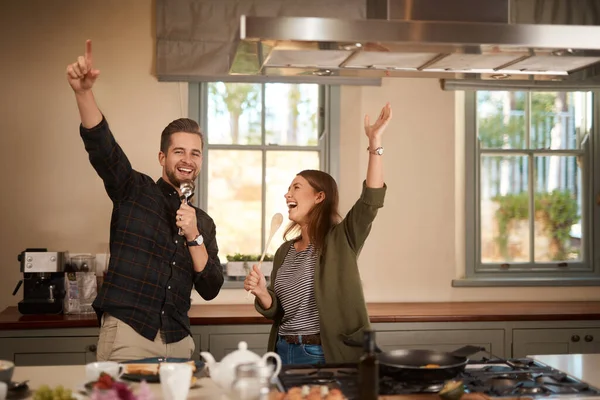 Não Melhor Maneira Começar Dia Casal Afetuoso Juntos Cozinha Casa — Fotografia de Stock