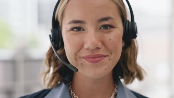 Gesicht Frau Und Call Center Für Telemarketing Kundenservice Und Glück — Stockvideo