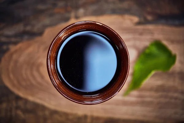 Мятный Чай Поднимает Ваш Перерыв Следующий Уровень Бокал Свежеприготовленного Травяного — стоковое фото