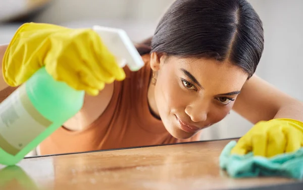 Mujer Negra Manos Detergente Para Limpiar Higiene Hogar Salud Seguridad —  Fotos de Stock
