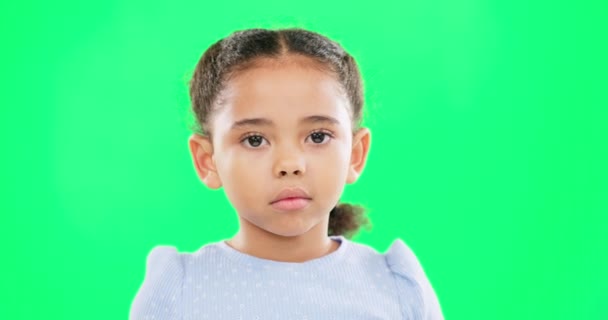 Αύξηση Φρυδιών Πράσινη Οθόνη Και Παιδικό Πρόσωπο Ενός Νεαρού Κοριτσιού — Αρχείο Βίντεο