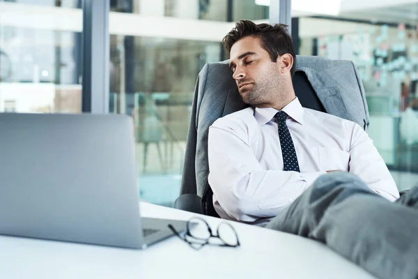 Trzeba Ciężko Pracować Żeby Odnieść Wielki Sukces Biznesmen Śpiący Przy — Zdjęcie stockowe