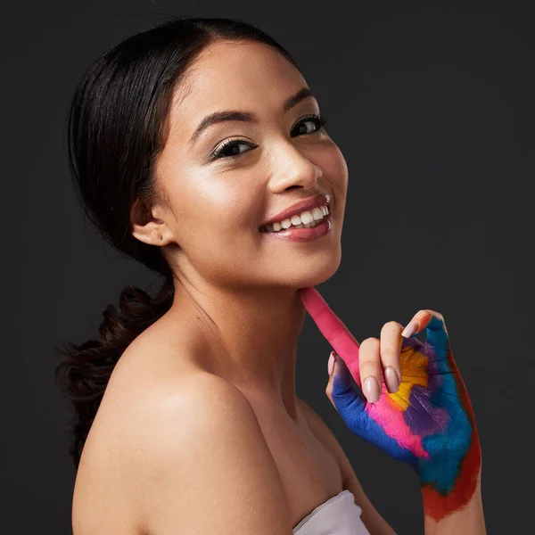 Belleza Mujer Cara Pintura Mano Con Arte Estética Colorida Felicidad —  Fotos de Stock