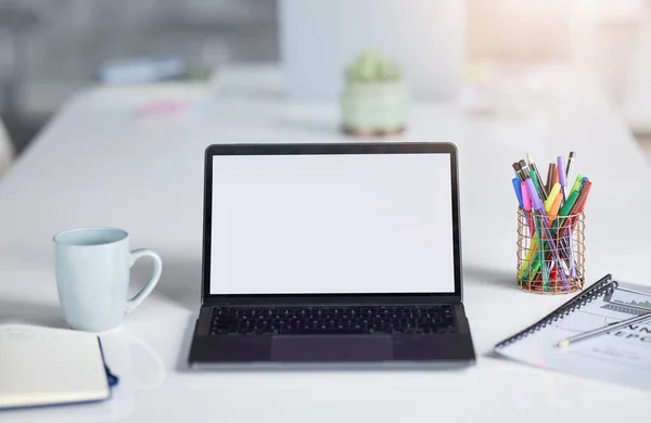 Mockup Biały Ekran Lub Laptop Biurowy Przestrzenią Reklamową Makietą Marketingu — Zdjęcie stockowe