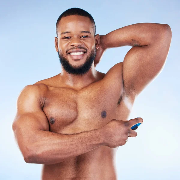 Desodorizante Retrato Homem Negro Com Sorriso Estúdio Para Beleza Higiene — Fotografia de Stock