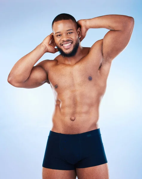 Siyah Adam Fitness Vücut Portre Karın Kaslarıyla Gülümse Sağlıklı Esnek — Stok fotoğraf
