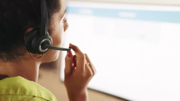 Call Center Face Woman Talking Computer Customer Service Crm Help — Stock Video