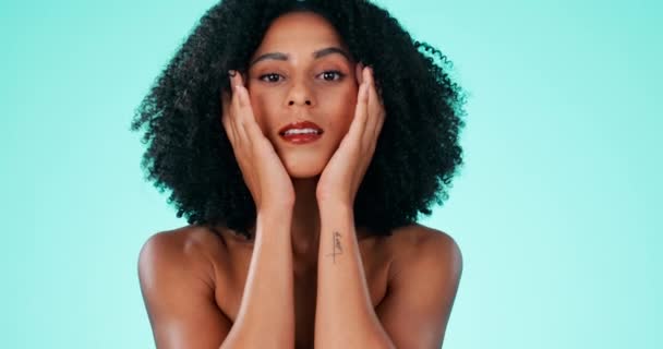 Mujer Negra Cara Afro Maquillaje Belleza Cuidado Piel Cosméticos Contra — Vídeo de stock