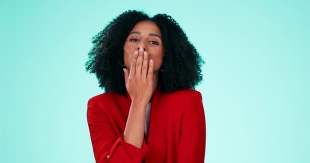 Cara Mujer Negra Soplado Beso Fondo Para Amor Cuidado Coqueteo — Vídeos de Stock