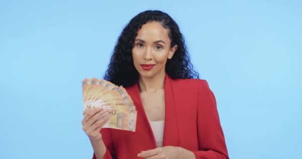 Portret Kobieta Biznesu Fanka Pieniędzy Euro Oszczędnościach Makiet Zysk Startupie — Wideo stockowe