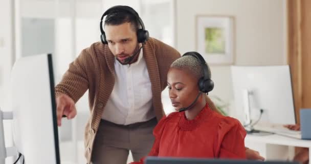 Call Center Customer Service Man Training Black Woman Office Coaching — Stock Video