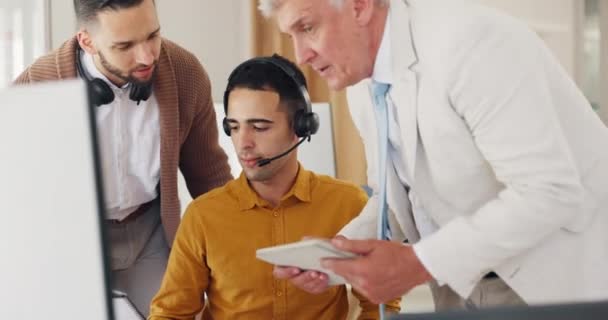 Üzletemberek Menedzser Vagy Call Center Segítséget Telemarketing Cég Lépjen Kapcsolatba — Stock videók