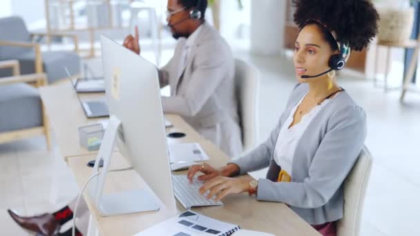 商务人员 呼叫中心和计算机团队合作 计划或咨询 小组战略 客户服务或工作场所支助方面的男女顾问 — 图库视频影像