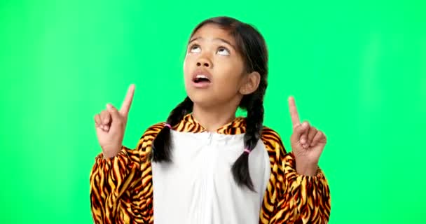 Szok Zielony Ekran Twarz Dziecka Wskazującego Odizolowane Tło Studia Wow — Wideo stockowe