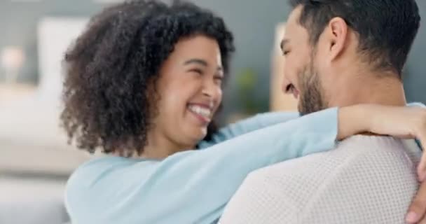 Para Miłość Uścisk Dzieląc Pocałunek Zaangażowanie Szczęśliwe Małżeństwo Jednocześnie Łącząc — Wideo stockowe
