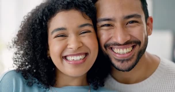 Interracial Couple Face Bonding House Hotel Home Honeymoon Romantic Holiday — Stock Video