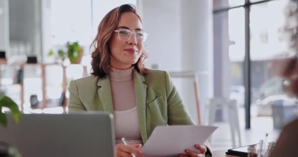 Mujer Negocios Entrevista Contratación Reunión Para Crecimiento Corporativo Habilidades Reclutamiento — Vídeos de Stock