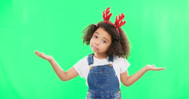 Encolha Ombros Tela Verde Rosto Uma Criança Com Gesto Isolado — Vídeo de Stock