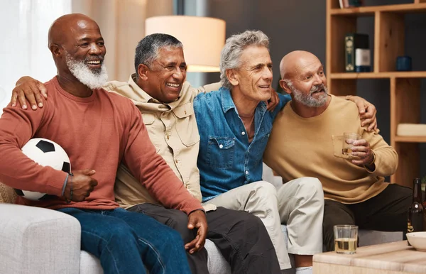 Grupo De Idosos à Mesa No Jogo Domino Imagem de Stock - Imagem de alegria,  despreocupado: 170308781