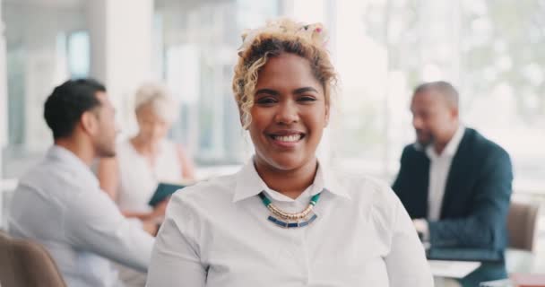 전략을 사무실에서 만나는 여성의 경력을 미소를 리더십 관리자 — 비디오