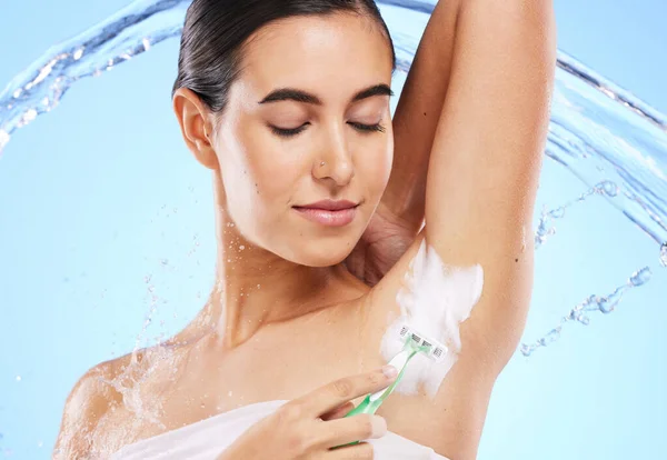 Water Splash Beauty Woman Razor Shaving Armpit Foam Cleaning Products — Stock Photo, Image
