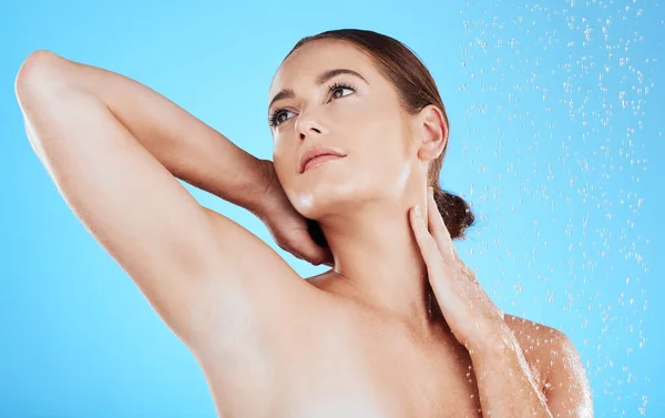 Water Drops Shower Woman Washing Studio Skincare Wellness Clean Body — Stock Photo, Image