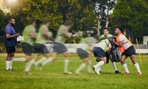 Ράγκμπι Άνδρες Τρέχει Αθλητική Ακολουθία Στο Πεδίο Για Την Πρακτική — Φωτογραφία Αρχείου