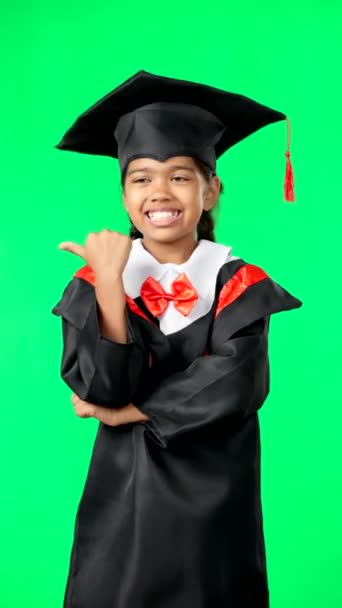 Graduación Educación Niño Apuntan Pantalla Verde Para Graduarse Volver Acuerdo — Vídeos de Stock
