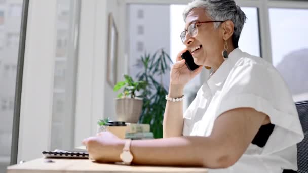 Biznes Kobieta Śmiech Telefonie Telefon Rozmowa Biurze Firmie Komunikacji Szczęśliwy — Wideo stockowe