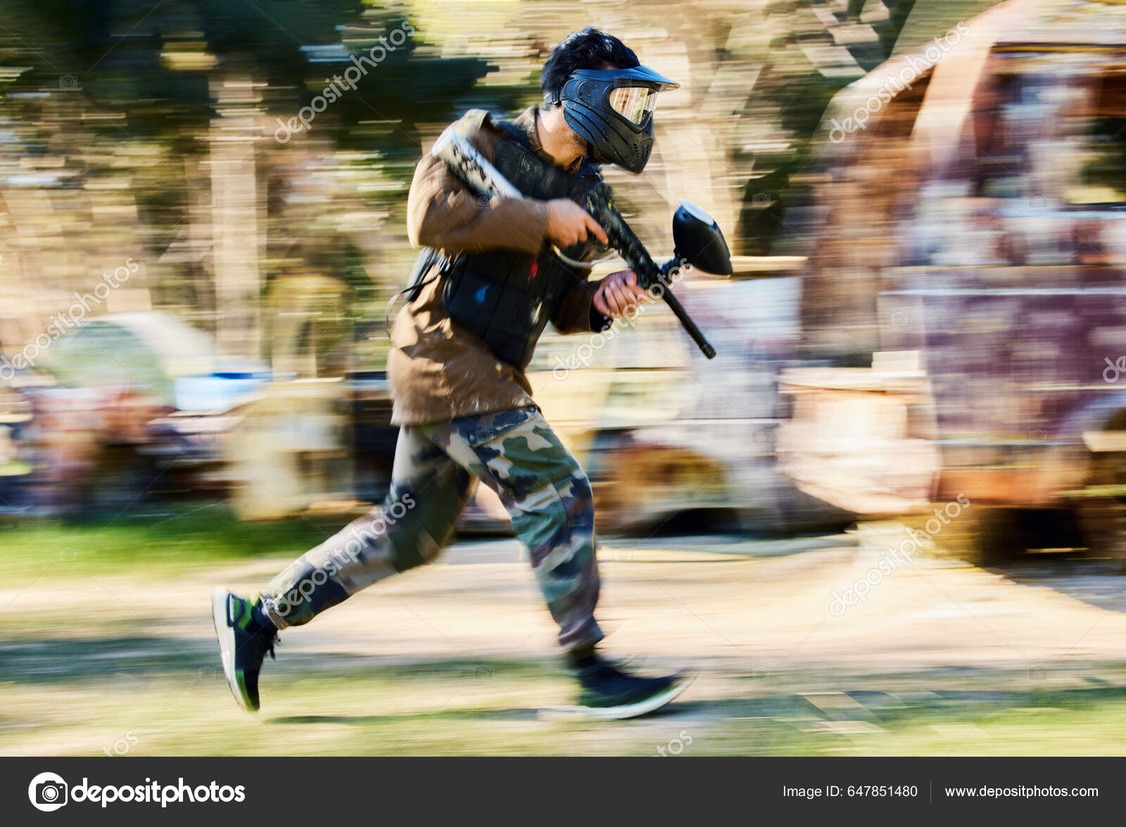 Fast Running Paintball Man Gun Outdoor Battlefield Playground Games Forest Stock Photo by ©PeopleImages 647851480
