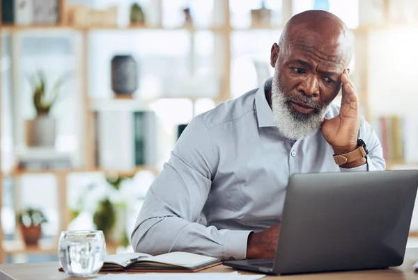 Стресс Головная Боль Разочарование Черный Человек Ноутбуке Офисе 404 Технологический — стоковое фото