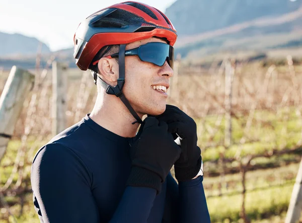 Rostro Casco Ciclismo Con Deportista Aire Libre Para Ejercicio Cardiovascular — Foto de Stock