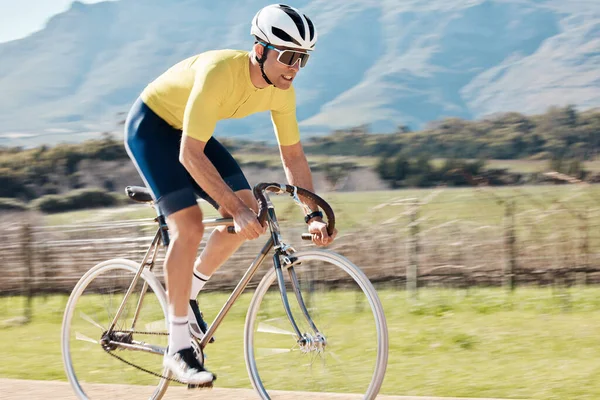 Ποδηλασία Άνθρωπος Θολή Ταχύτητα Στη Φύση Την Ύπαιθρο Και Την — Φωτογραφία Αρχείου